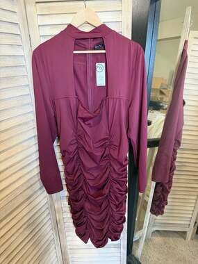 NWT Fashion to Figure Yara Cutout Ruched Bodycon Midi Dress in Burgundy 3XL